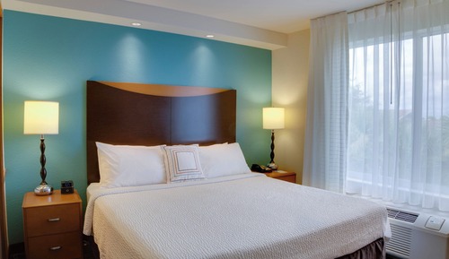 Studio, 1 King Bed with Sofa bed, Hearing Accessible (Accessible Bathtub)