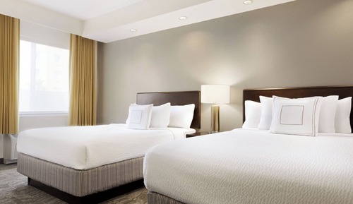 Suite, Multiple Beds, Accessible Bathtub