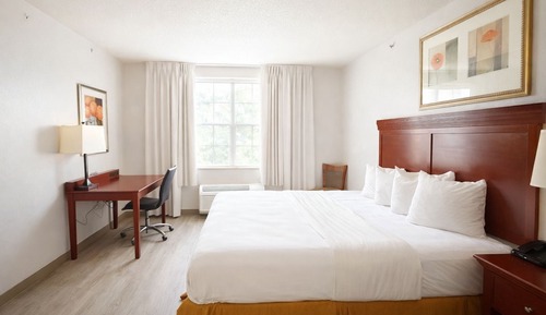 1 King Bed Non- Smoking