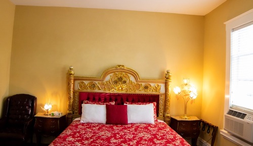 Romantic Room, 1 King Bed (Floral) Second floor