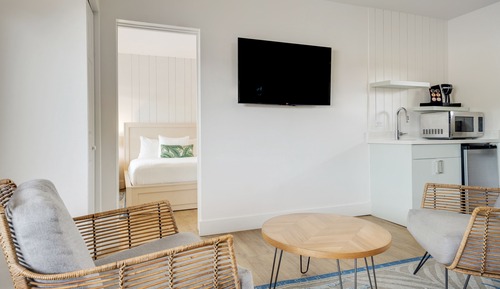 Queen Junior Suite