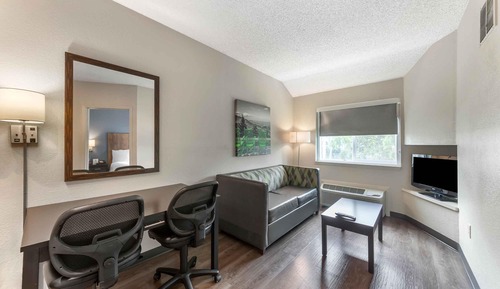 Suite, 1 Queen Bed with Sofa bed, Non Smoking