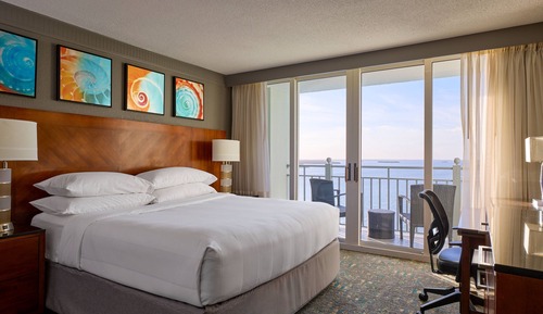 Room, 1 King Bed, Balcony, Resort View (Mobility Accessible, Tub)