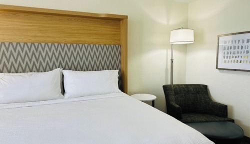 Premium Room, 1 King Bed, Accessible Bathtub (Communications, Mobility)