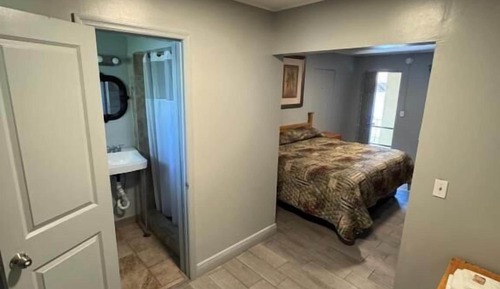 Deluxe Single Room, Smoking