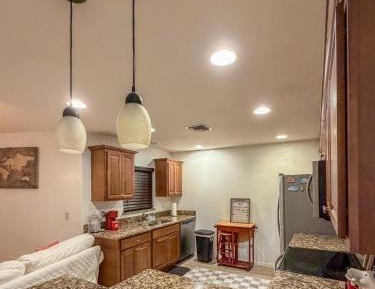 One-Bedroom Apartment