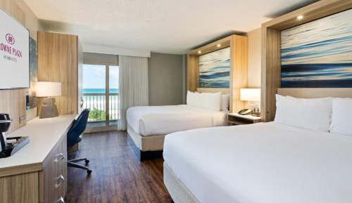 Grand Queen Room with Two Queen Beds - Ocean View/Non-Smoking