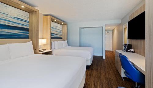 Standard Queen Room with Two Queen Beds and Balcony