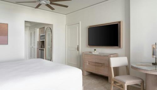 Studio with Two Queen Beds