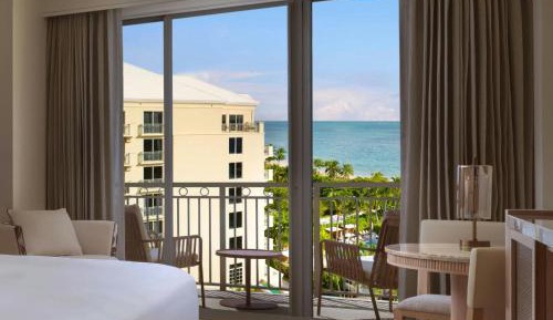 Partial Ocean View One Bedroom Suite