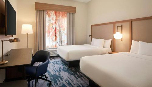 Queen Room with Two Queen Beds - Hearing Accessible