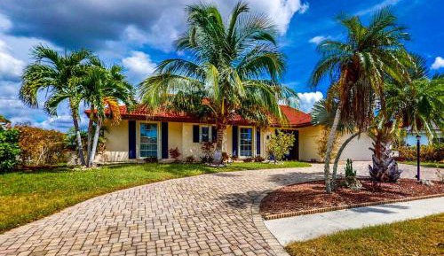 Three-Bedroom Vacation Home 