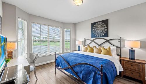Apartment with Lake View