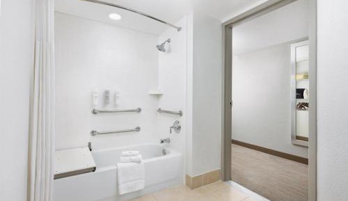 King Room - Disability Access/Non-Smoking