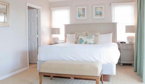Two Bedroom Premium Villa- 1 Queen and 2 Twins