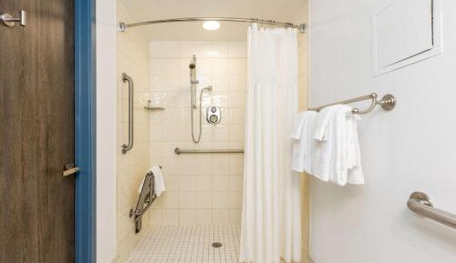 Standard King Room - Disability Accessible