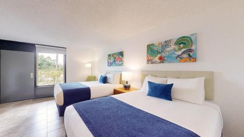 Deluxe Queen Room with Two Queen Beds