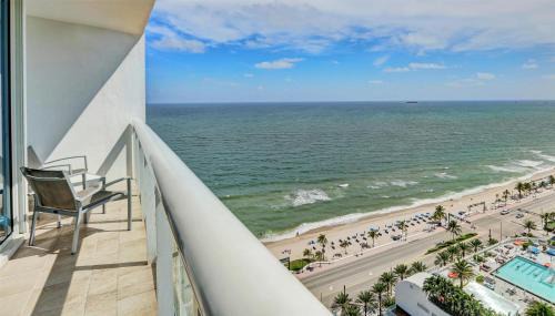 One-Bedroom Queen Suite with Ocean View