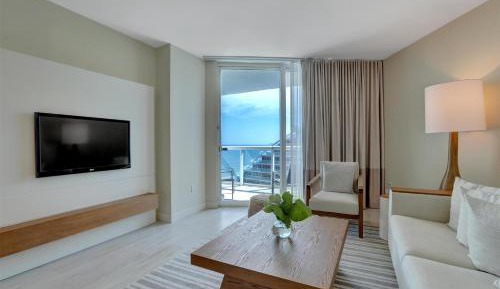 King Suite with View - Hearing Accessible 