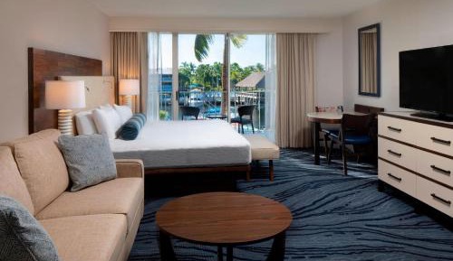 King Room with Sofa Bed and Marina View
