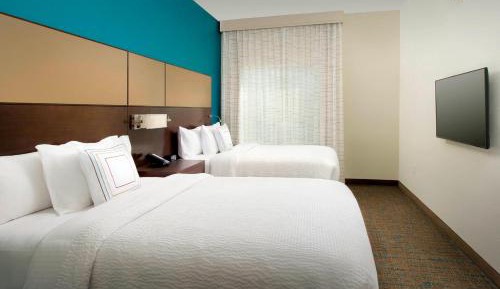 One-Bedroom Queen Suite