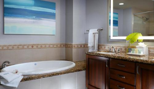 Two Bedroom Suite with Sundeck, Marina View