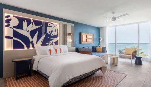 Junior King Suite with Oceanfront and Sofa Bed