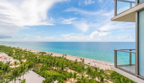 Two-Bedroom Deluxe Apartment with Ocean View