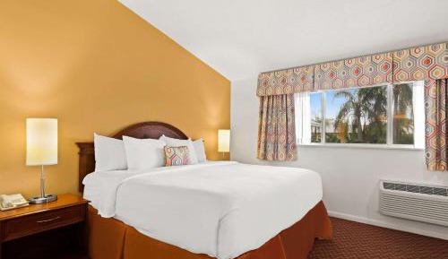 King Suite with Sofa Bed - Smoking