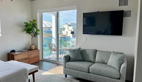 Premium Studio Suite (Self Check-in with Virtual Front Desk)