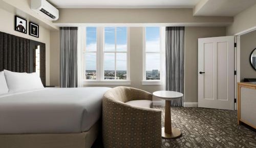 Junior King Suite with Seating Area