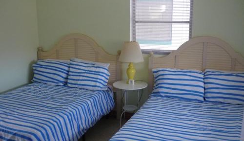 Studio apt. Two Full Size Beds
