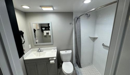 Quadruple Room - Disability Access - Roll in Shower