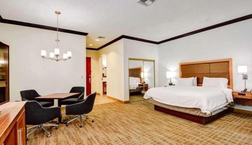 Deluxe King Room - Non-Smoking