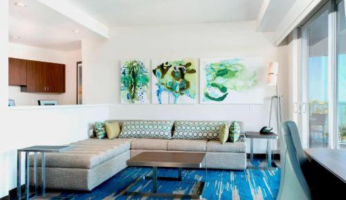 Bayview, Studio Suite, 1 King, Sofa bed, Corner room
