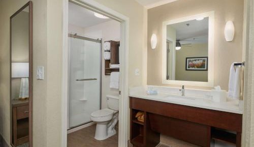 One-Bedroom Queen Suite - Non-Smoking