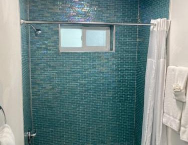 Ocean Front King Suite - Full Kitchenette 