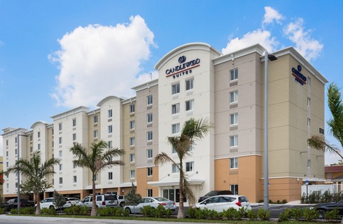 Virginia Gardens Hotel | Candlewood Suites Miami Intl Airport - 36th St, an Ihg Hotel