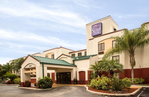 Bayou Oaks Hotel | Sleep Inn Sarasota North