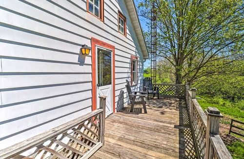 Mifflinburg Cottage | Mifflinburg Farmhouse w/Deck: Family Friendly!