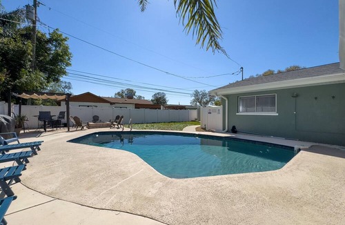 Clearwater Cottage | 1465 Satsuma Street