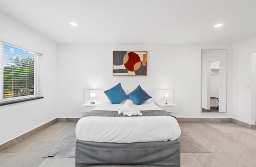 Deerfield Beach Apartment | Unique Retreat - Unit C: Charming 2nd-floor Escape