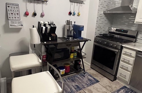 Throgs Neck House | Charming & Cozy 2BR/2BA GEM in the heart of Throgs Neck!
