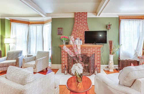 Reading Cottage | Historic Home w/Yard in the Heart of Reading!