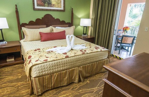 Weston Resort | Luxury one bedroom and one bathroom unit with full amenities