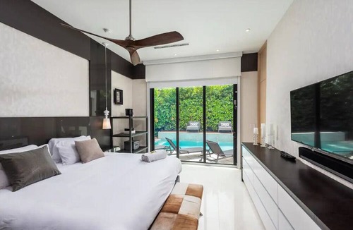 Northeast Miami Villa | Exclusive Villa 'LUXURIA' in Miami's Design District