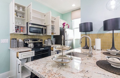 Palm Beach Gardens Apartment | Luxurious Studio Sweet for Rent in adorable Palm Beach Gardens