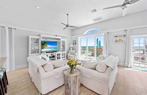 Melbourne Beach Cottage | Seagrape Beachfront Cottage - Direct Oceanfront