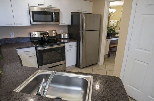 Weston Resort | Luxury One Bedroom and One Bathroom Unit with Full Amenities