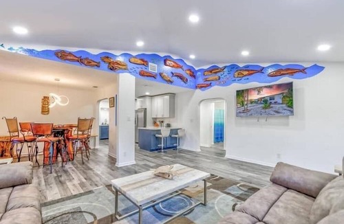 United Central Apartment | 4 Bedroom 797089 by Houzlet